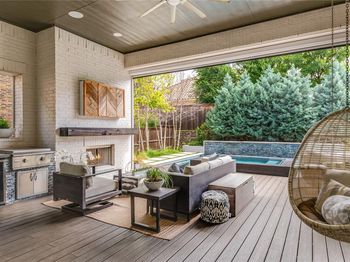 984  Thoroughbred Avenue 