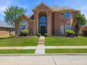 5028  Lake Vista Drive 