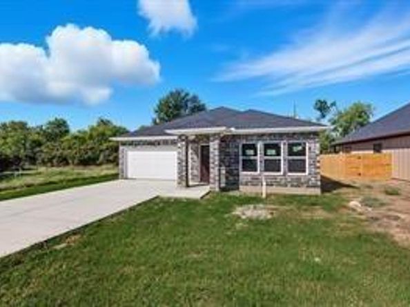 2512  Sheraton Drive , Fort Worth Texas 76105