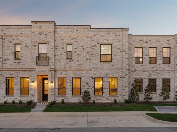 305  Sunset Lane  101, Fort Worth Texas 76114