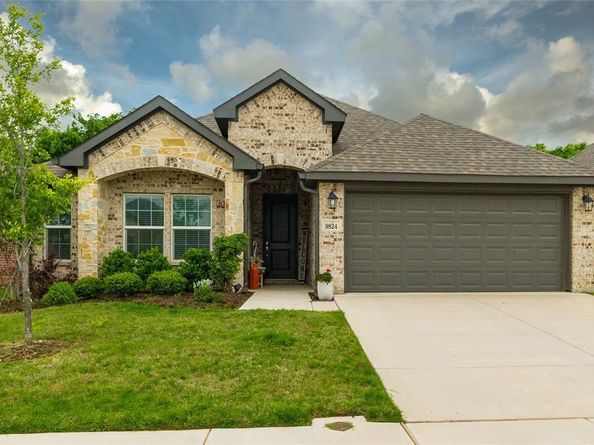 9824  Mescalbean Boulevard , Fort Worth Texas 76036