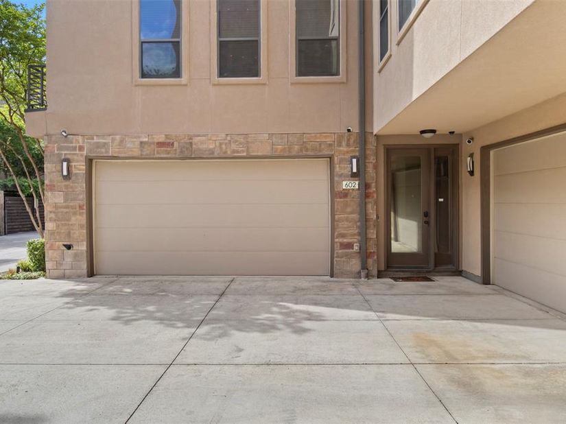 1717  Annex Avenue  602, Dallas Texas 75204