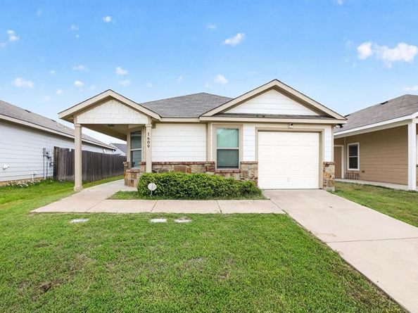 1609  Village Park Trail , Burleson Texas 76028