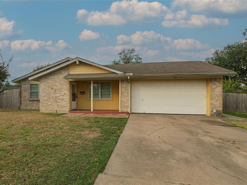 3934  Wind River Court , Irving Texas 75062