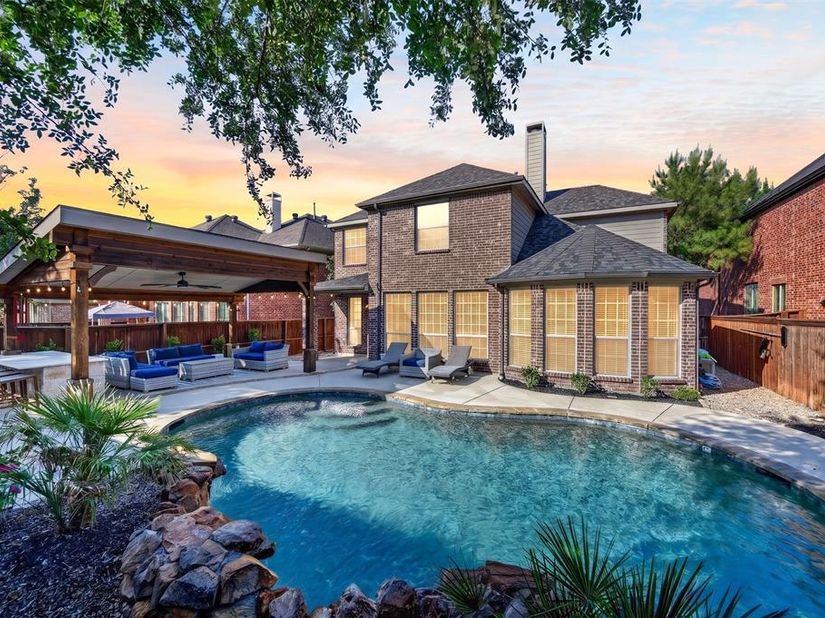 8417  Bayberry Avenue , Lantana Texas 76226