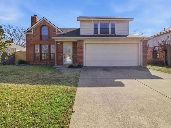 331  Hopewell Street , Grand Prairie Texas 75052