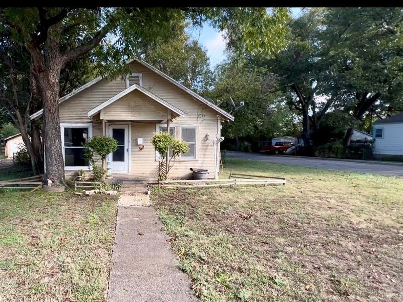 924  Sunnyside Avenue , Cockrell Hill Texas 75211