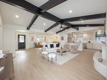 2401  Mollimar Drive 