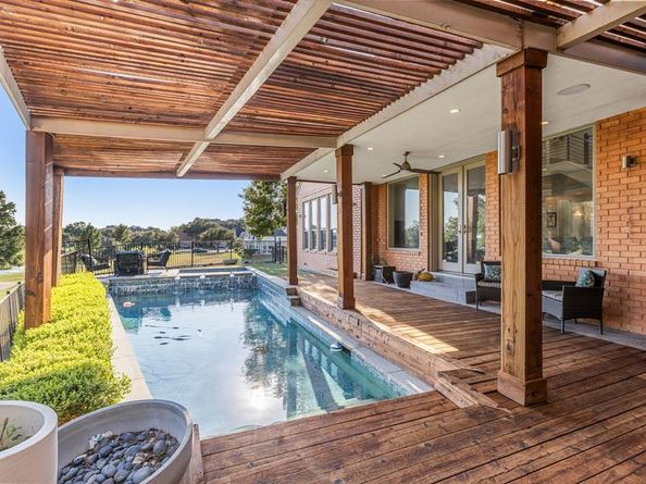 7702  Lakecrest Circle , Irving Texas 75063