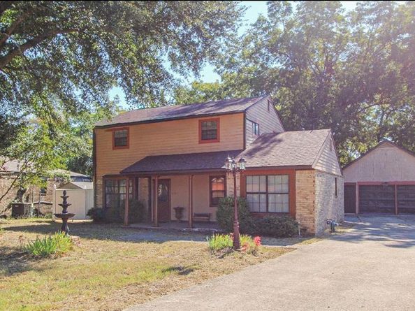 1521 W Springcrest Circle , Lancaster Texas 75134