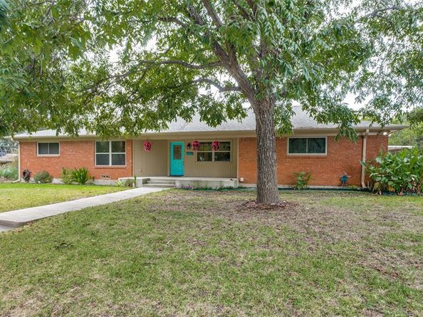 4200  Elmwood Drive , Benbrook Texas 76116