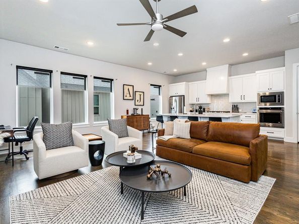 1120  Lavender Ridge , Dallas Texas 75204