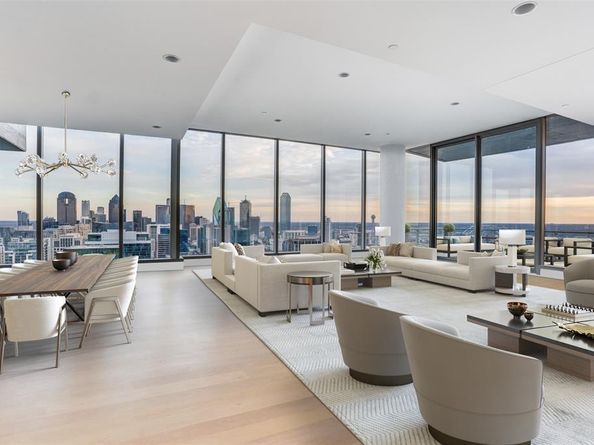 3130 N Harwood Street  3202, Dallas Texas 75201