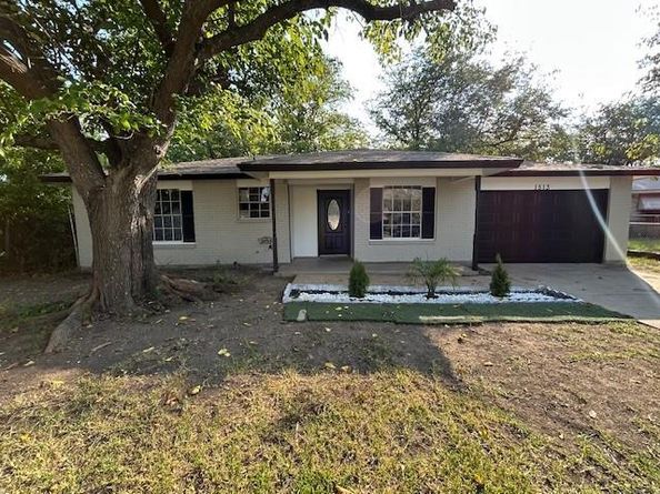1513  Oakbrook Court , Lancaster Texas 75134