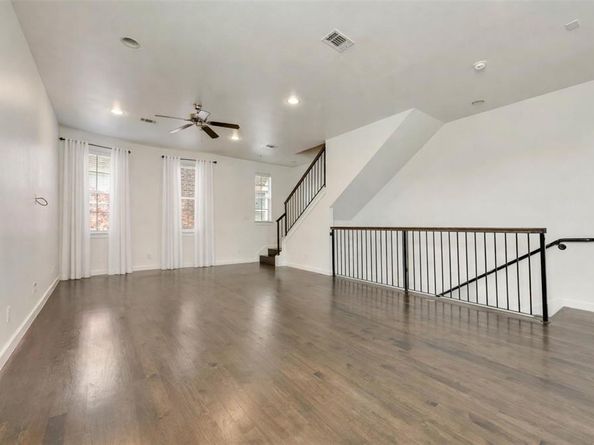 3200  Ross Avenue  28, Dallas Texas 75204