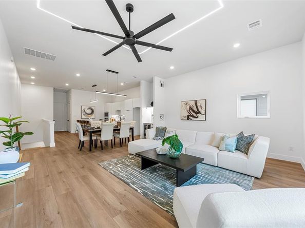 1115  Muncie Avenue , Dallas Texas 75212