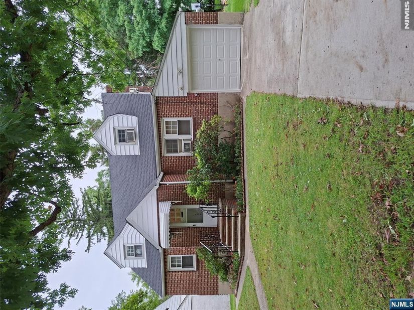 596 Broad Avenue, Leonia NJ 07605
