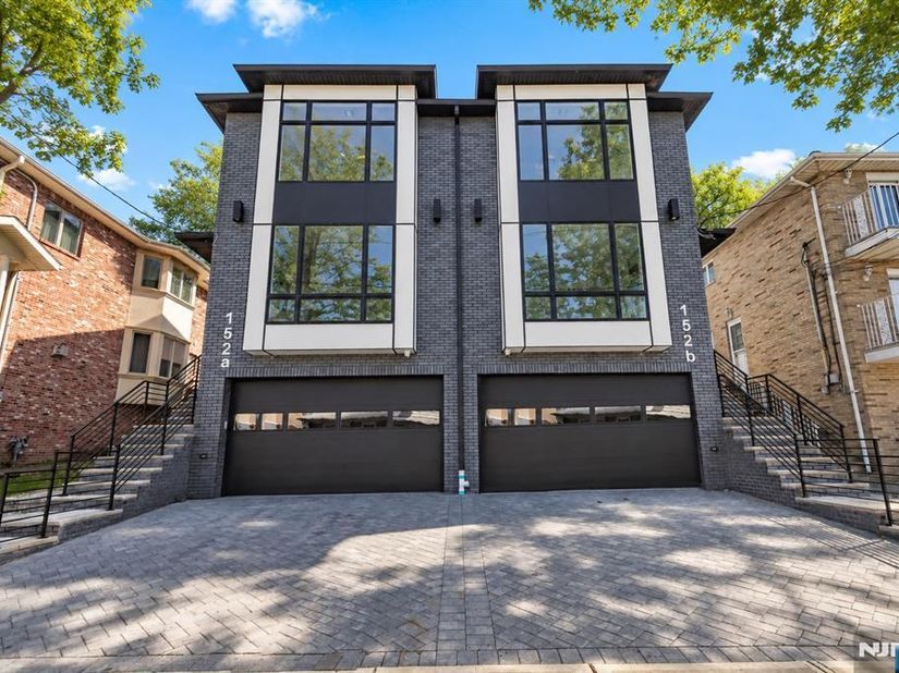 152 Morningside Lane, Palisades Park NJ 07650