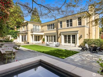 2001 Broadmoor Drive E