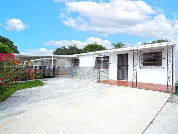 1311 SW 33rd Ter, Fort Lauderdale FL 33312