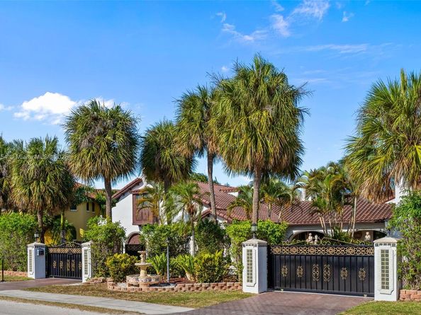 800 Diplomat Pkwy, Hallandale Beach FL 33009