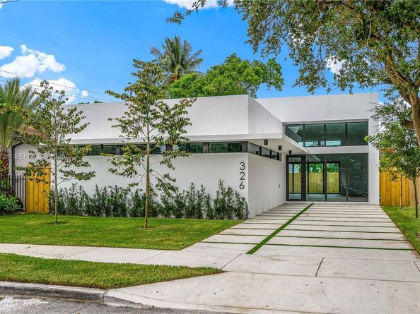 326 NW 40th St, Miami FL 33127