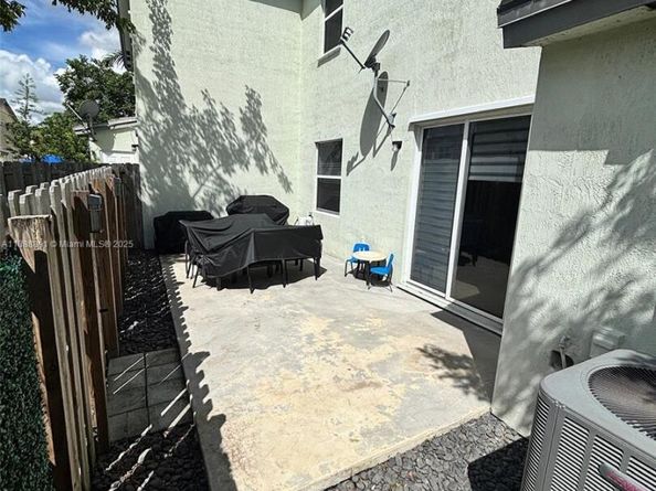 133 SE 28th Ter 9, Homestead FL 33033