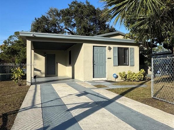 2227 NW 9th Ct, Fort Lauderdale FL 33311