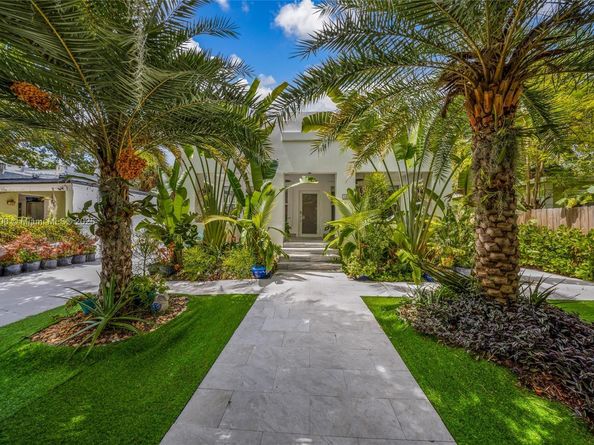 120 NW 49th St, Miami FL 33127