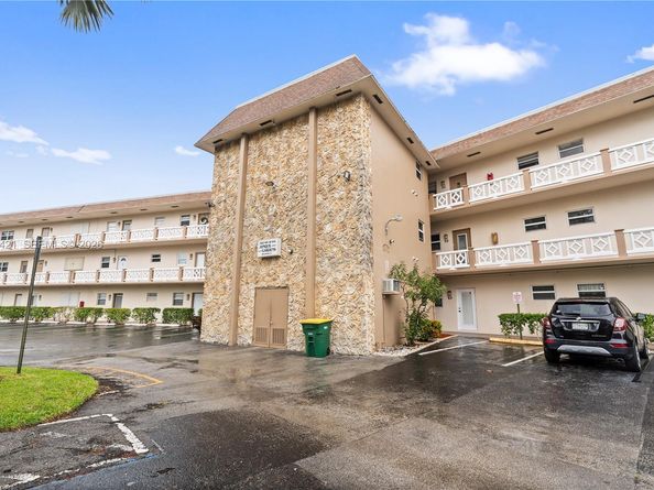 5003 NW 35th St 405, Lauderdale Lakes FL 33319