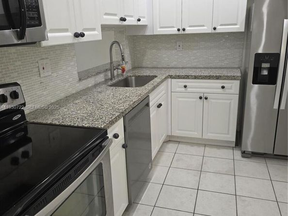 8075 SW 107 Av 210, Miami FL 33173