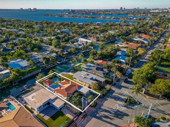 7770 Hawthorne Ave, Miami Beach FL 33141