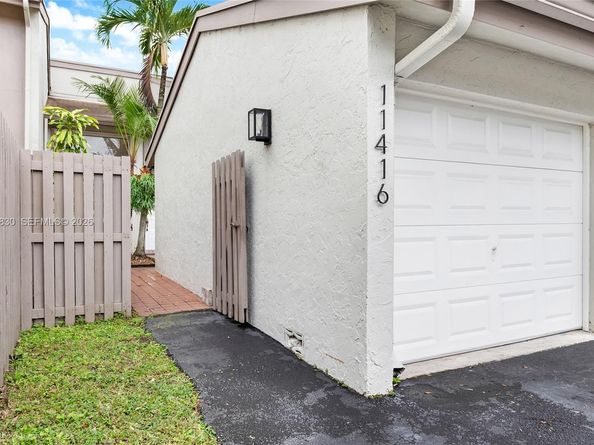 11416 SW 110th Ln, Miami FL 33176