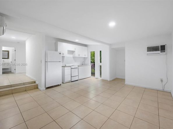 348 NE 58th St, Miami FL 33137