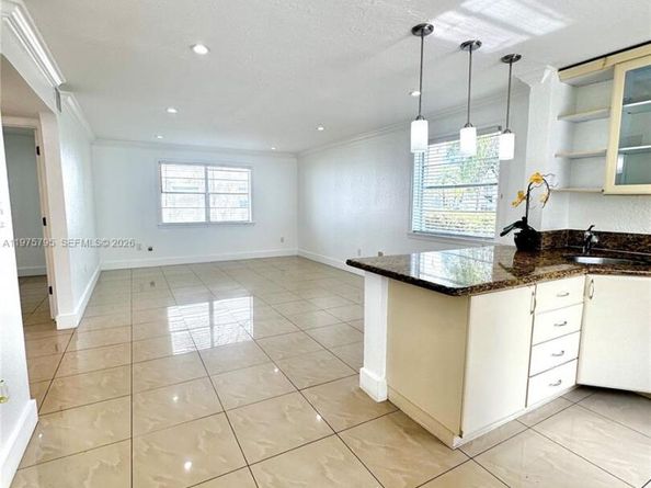 17255 SW 95th Ave 101, Palmetto Bay FL 33157