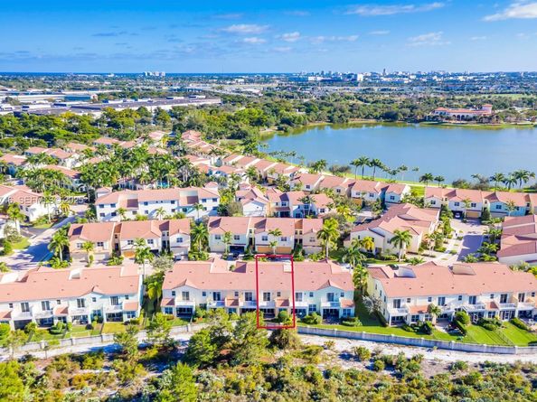 4857 NW 16th Ter, Boca Raton FL 33431