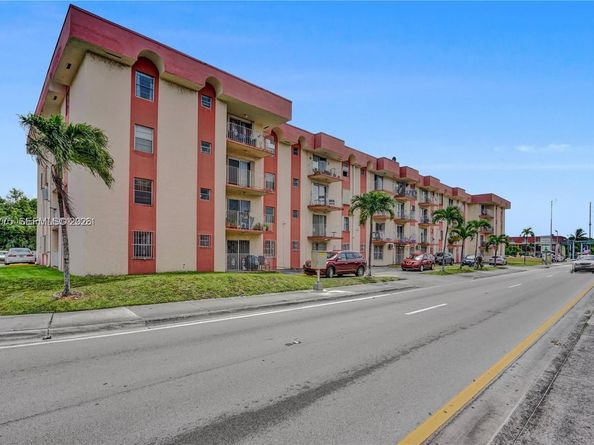 6820 W Flagler St 207, Miami FL 33144