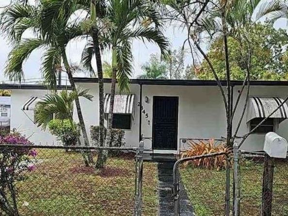 2345 NW 161st St, Miami Gardens FL 33054