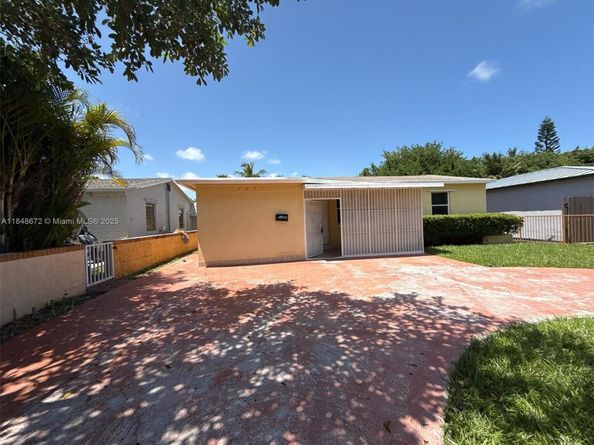 2651 Adams St, Hollywood FL 33020