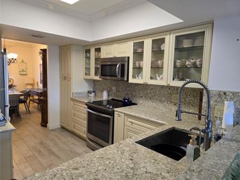 2880 NE 14th St Cswy