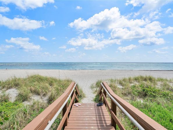 400 Ocean Trail Way 302, Jupiter FL 33477