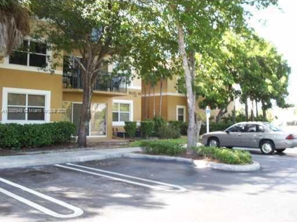 8821 Wiles Rd 102, Coral Springs FL 33067
