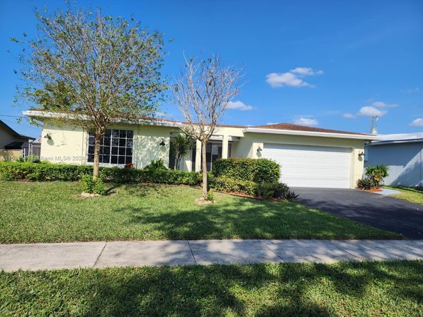 10551 Sunset Strip, Sunrise FL 33322