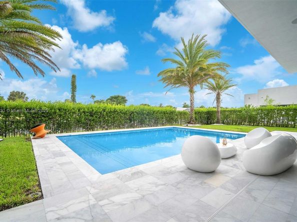 16572 S Botaniko Dr S, Weston FL 33326