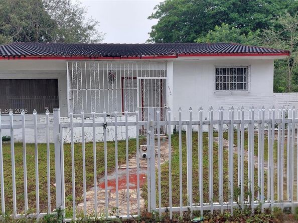 4824 NW 15th Ct, Miami FL 33142