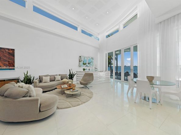 1825 Cleveland Rd, Miami Beach FL 33141