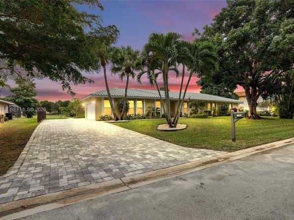 11181 NW 26th Dr, Coral Springs FL 33065