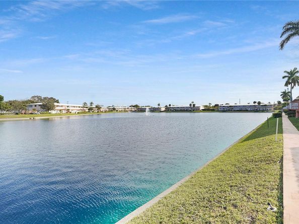 820 SW 11th Ave 5B, Hallandale Beach FL 33009