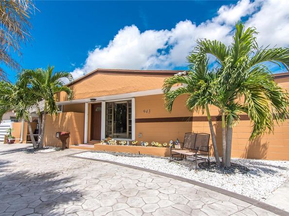 943 W 64th Pl, Hialeah FL 33012