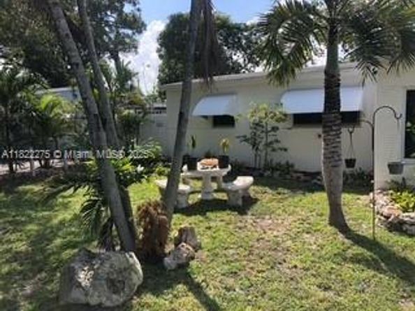 205 SW 21st Way, Fort Lauderdale FL 33312